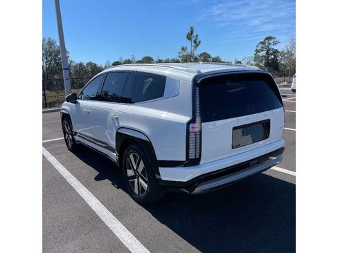 Used 2026 Hyundai Ioniq 9 SEL image 2