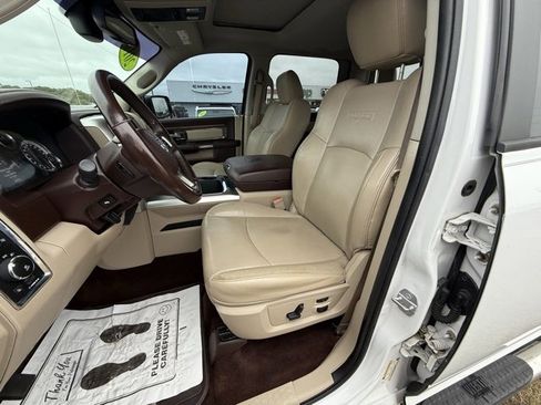 Used 2016 RAM 1500 Laramie w/ Convenience Group image 9