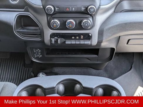 Used 2024 RAM 2500 Tradesman w/ Chrome Appearance Group AWD/4WD image 18