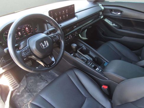Used 2024 Honda Accord Sport image 15