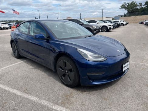 Used 2023 Tesla Model 3 Standard Range RWD image 3
