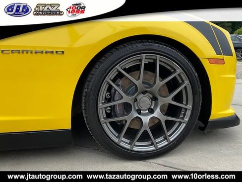 Used 2011 Chevrolet Camaro SS RWD image 9