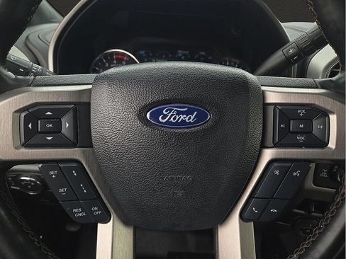 Used 2021 Ford F250 Platinum w/ FX4 Off-Road Package AWD/4WD image 19