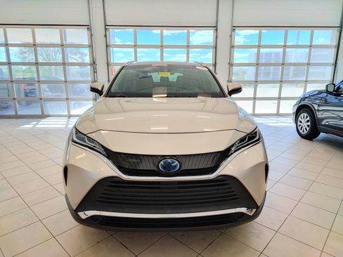 Used 2021 Toyota Venza XLE w/ Carpet Mat Package (TMS) AWD/4WD image 8