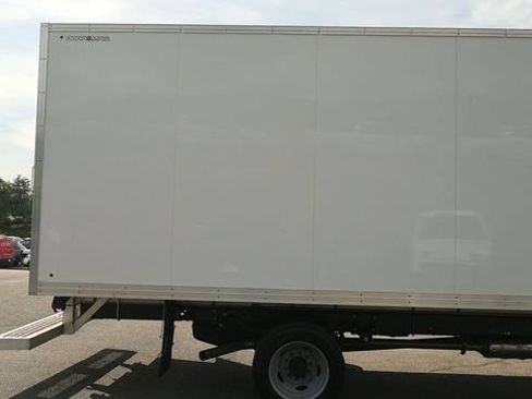 New 2026 Ford F550 4x4 Regular Cab Super Duty image 4