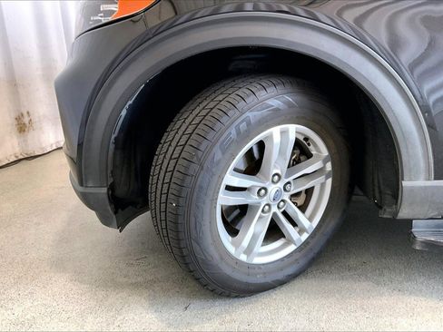 Used 2021 Ford Explorer XLT image 20