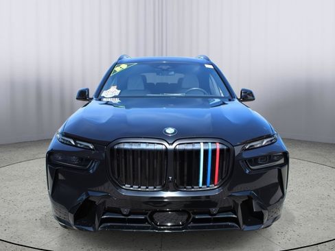 Used 2025 BMW X7 xDrive40i w/ M Sport Package AWD/4WD image 3