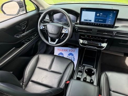 Used 2023 Lincoln Corsair Standard image 17