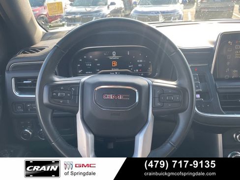 Used 2023 GMC Yukon XL SLT AWD/4WD image 11
