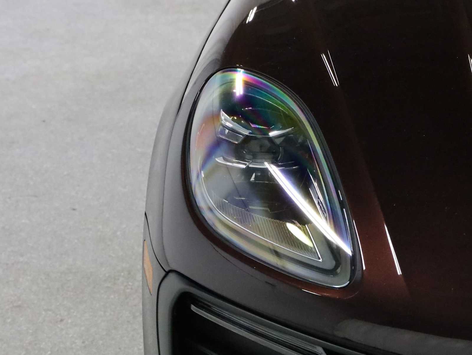Certified 2023 Porsche Macan Turbo AWD/4WD image 15