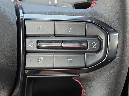 Used 2025 GMC Yukon AT4 Ultimate w/ LPO, Floor Liner Package image 22