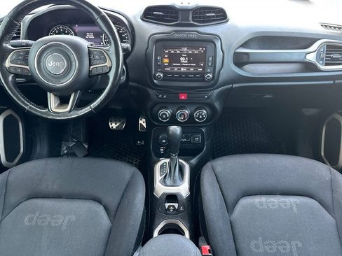 Used 2017 Jeep Renegade Latitude AWD/4WD image 13