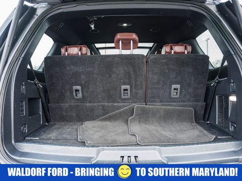 Used 2024 Ford Expedition Limited image 9