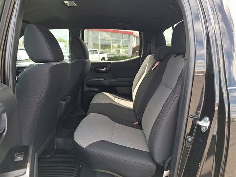 Used 2023 Toyota Tacoma TRD Off-Road image 11