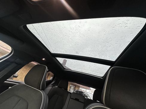 Used 2020 Volvo XC40 T5 R-Design image 8