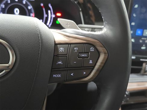 Used 2025 Lexus NX 250 FWD w/ Towing Package (2000 Lbs) image 18