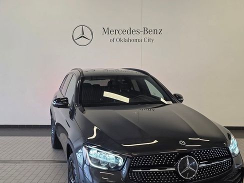 Used 2022 Mercedes-Benz GLC 300 4MATIC image 3