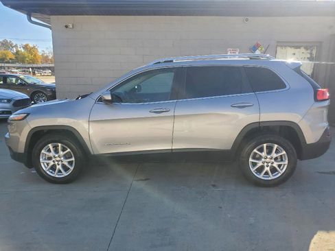 Used 2014 Jeep Cherokee Latitude w/ Comfort/Convenience Group image 8