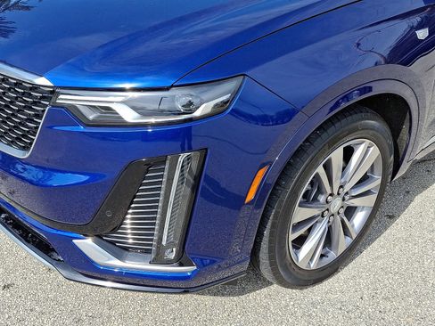 Certified 2023 Cadillac XT6 Premium Luxury image 11