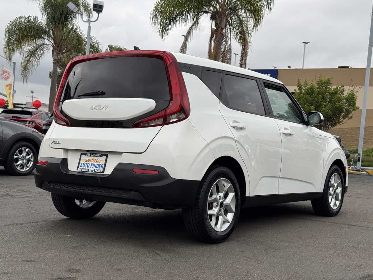 Used 2022 Kia Soul LX w/ Technology Package FWD image 12