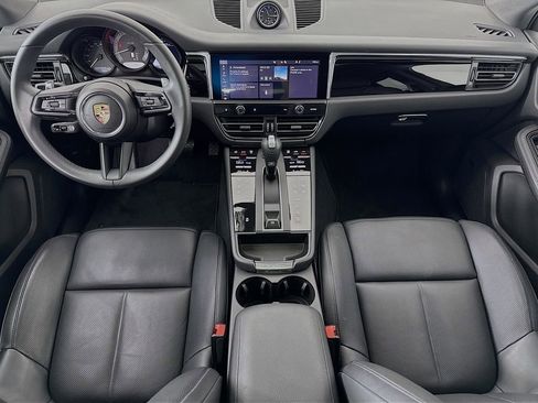 Certified 2025 Porsche Macan image 28