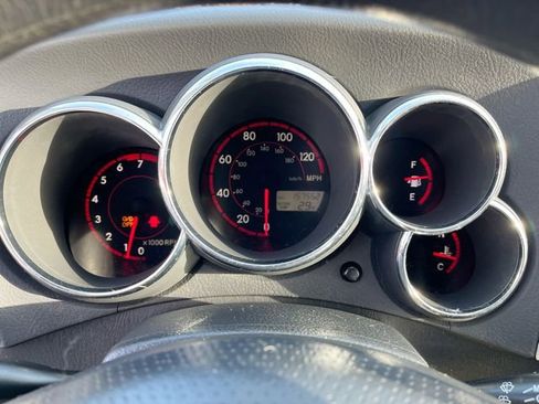 Used 2004 Pontiac Vibe w/ Moon And Tunes Value Package image 11