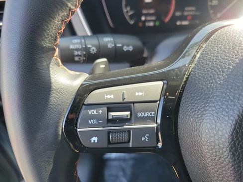 Certified 2025 Honda Pilot Sport image 24