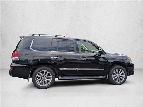 Used 2013 Lexus LX 570 4WD w/ Luxury Pkg image 4