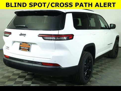 New 2025 Jeep Grand Cherokee L Altitude image 10