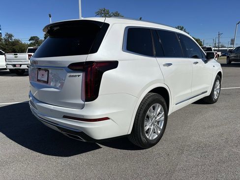 Certified 2025 Cadillac XT6 Luxury image 5
