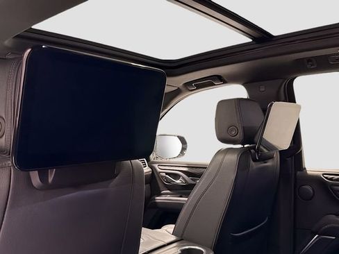 Used 2023 GMC Yukon XL Denali w/ Denali Reserve Package image 25