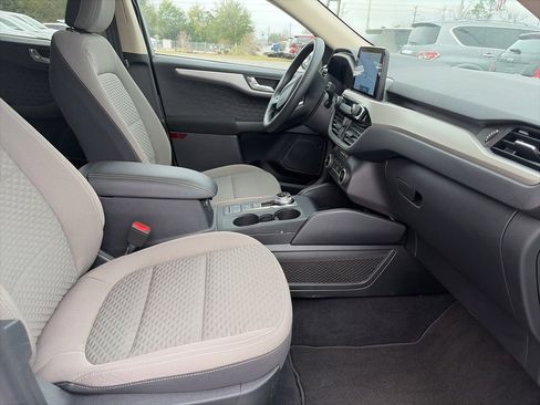Used 2020 Ford Escape SE image 8