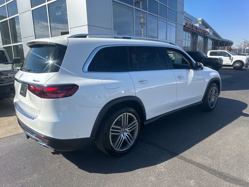 Used 2024 Mercedes-Benz GLS 450 4MATIC image 3