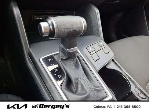 Used 2023 Kia Sportage LX image 17