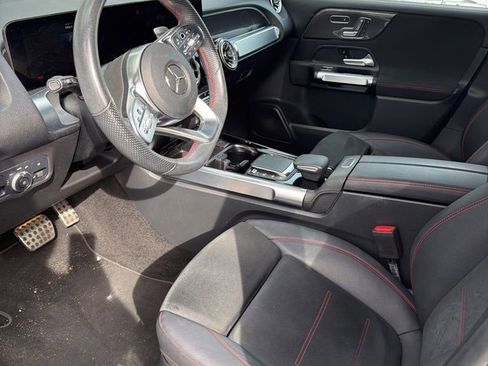 Used 2023 Mercedes-Benz GLB 250 image 6