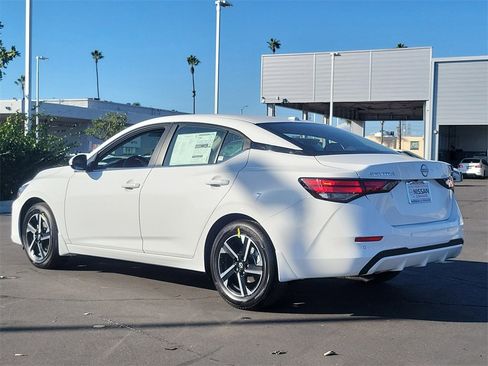 New 2025 Nissan Sentra SV image 2