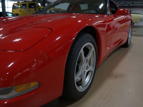 Used 2000 Chevrolet Corvette Coupe w/ Roof Pkg image 12