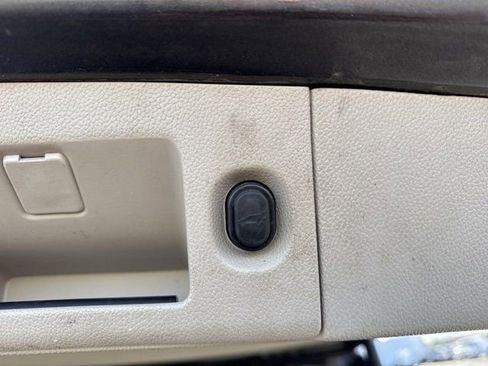 Used 2019 GMC Yukon XL Denali w/ Open Road Package image 16