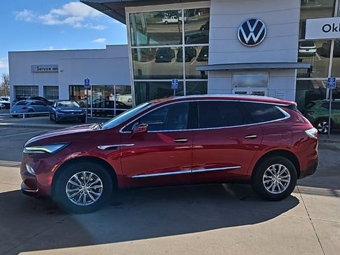 Used 2024 Buick Enclave Premium image 8