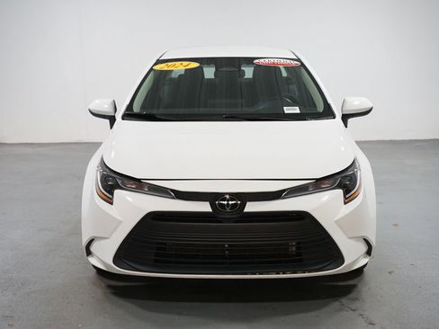 Certified 2024 Toyota Corolla LE image 2