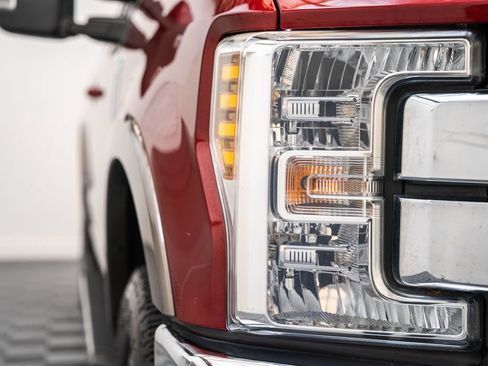 Used 2018 Ford F250 Lariat w/ Lariat Value Package AWD/4WD image 12