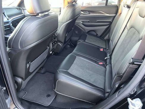 New 2026 Jeep Grand Cherokee Laredo image 6