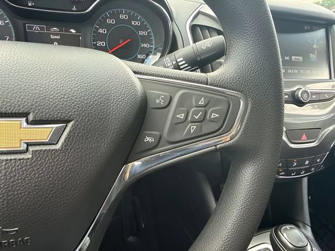 Used 2017 Chevrolet Cruze LT w/ Convenience Package FWD image 17