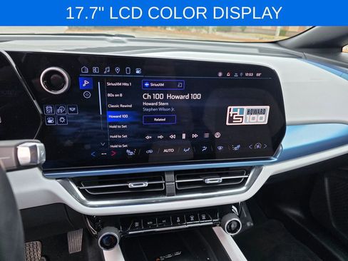 Used 2025 Chevrolet Equinox EV LT image 16