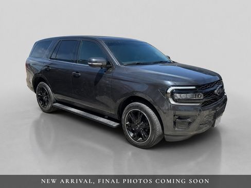 Used 2024 Ford Expedition Limited AWD/4WD image 2