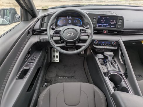 New 2026 Hyundai Elantra SEL Sport FWD image 16