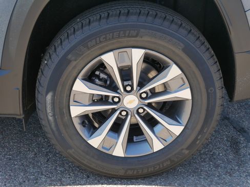 New 2026 Chevrolet Equinox LT w/ Convenience Package II image 3