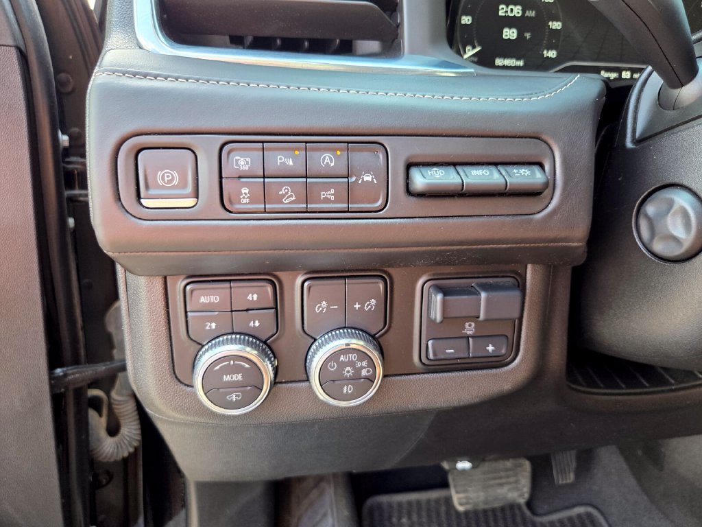 Used 2023 GMC Yukon Denali Ultimate AWD/4WD image 12