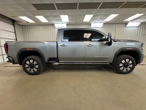 Used 2024 GMC Sierra 3500 Denali w/ Denali Reserve Package AWD/4WD image 5