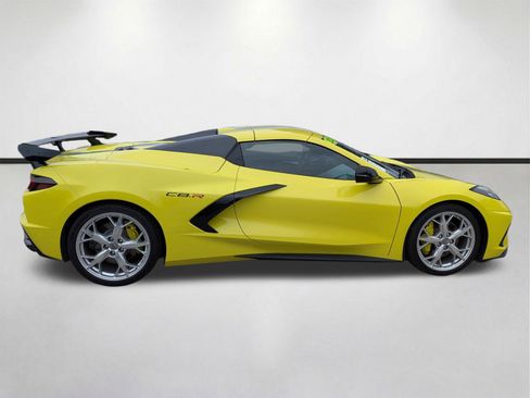 Used 2022 Chevrolet Corvette Stingray Premium Conv w/ Z51 Performance Package RWD image 3